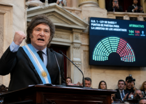 Nueva avanzada sobre los derechos laborales: el Gobierno reglamentó aspectos centrales de la reforma impulsada por Milei